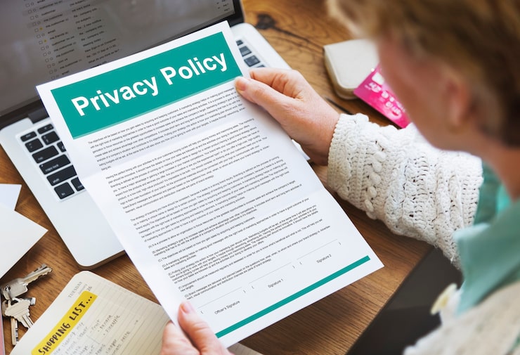 Reading a privacy policy document
